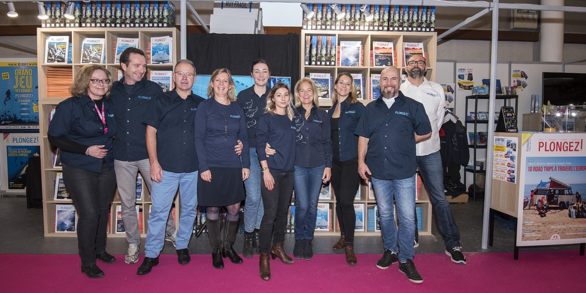 L'équipe du magazine Plongez ! présente sur le stand G10 pendant le 20ème salon de la plongée.