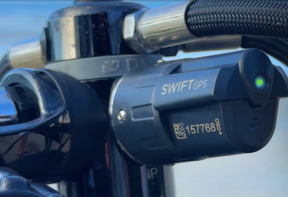 Tauchausrüstung mit GPS für sichere und präzise Navigation.